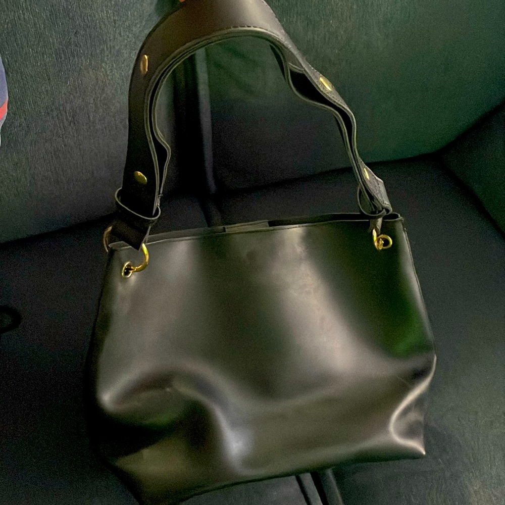 Simple Black Crossbody, With Adj Strap